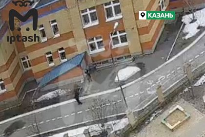 Пьяный россиянин выбил окно в детсаду, забрался внутрь и лег спать