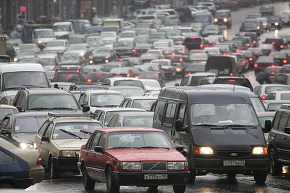 Движение по трассе Москва — Петербург приостановили