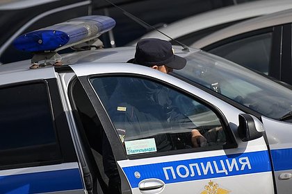 Российские полицейские ликвидировали напавшего на них мужчину с топором