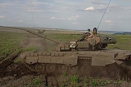 Минобороны показало работу танков Т-80БВ на купянском направлении