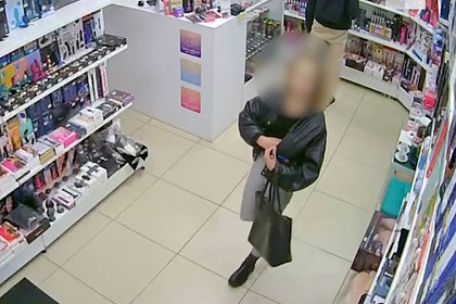 На Урале девушка выкрала из секс-шопа мастурбаторы и попала на видео
