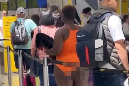 Туристка пришла в аэропорт без штанов и возмутила попутчиков