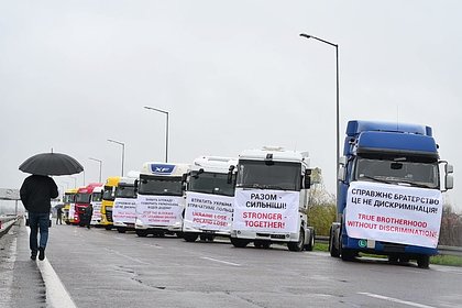 Украинские перевозчики устроили митинг на границе с Польшей