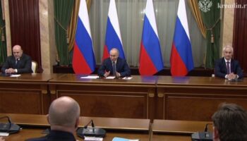 Сложит полномочия: что сказал Путин на встрече с членами правительства