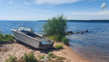 Гибелью выпавшего из лодки жителя Карелии заинтересовались следователи